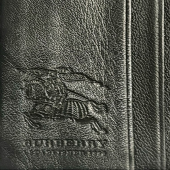 BURBERRY VTG Black Leather Bifold wallet With Classic trim, Snap closure! - Picture 11 of 16